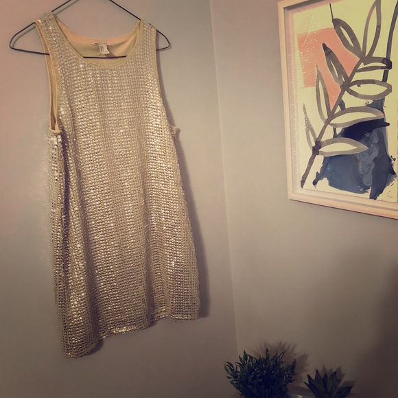 ✨Gold sequin shift dress ✨ - Picture 2 of 5